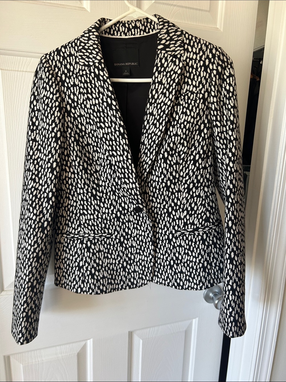 Banana Republic Black and White Speckle Print Tailored Blazer